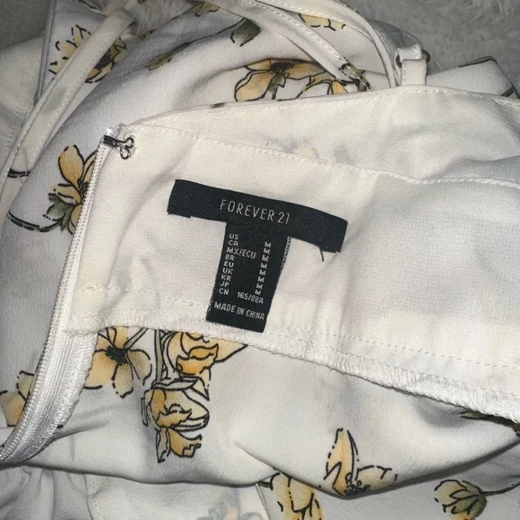 Daisy Floral Bodycon Ruffle Romper - Picture 2 of 4